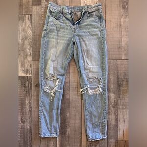 American Eagle mom jean- size 4